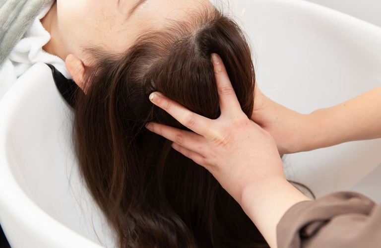 癒しのヘッドスパで理想の髪を手にいれる | 阿波市の美容室なら理想が叶うHair Room latte
